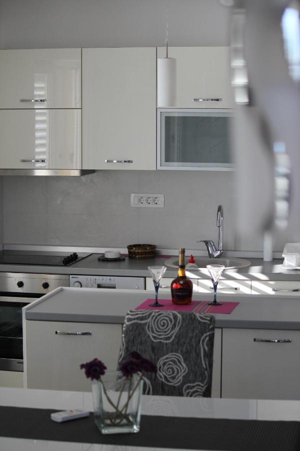 Chic Apartment In The City Center By The Sea Teodo Esterno foto