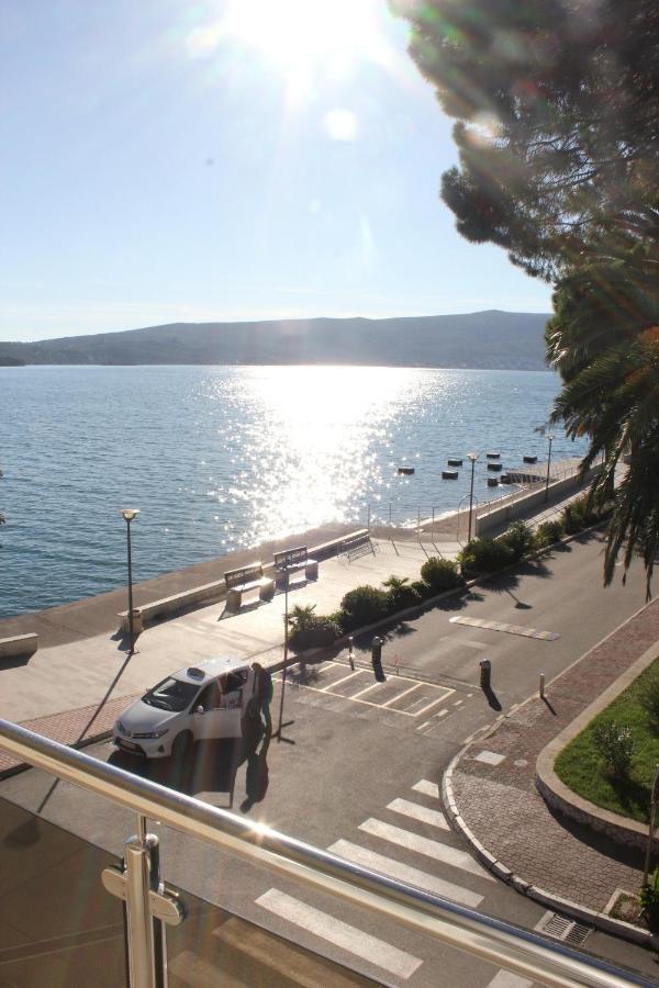 Chic Apartment In The City Center By The Sea Teodo Esterno foto