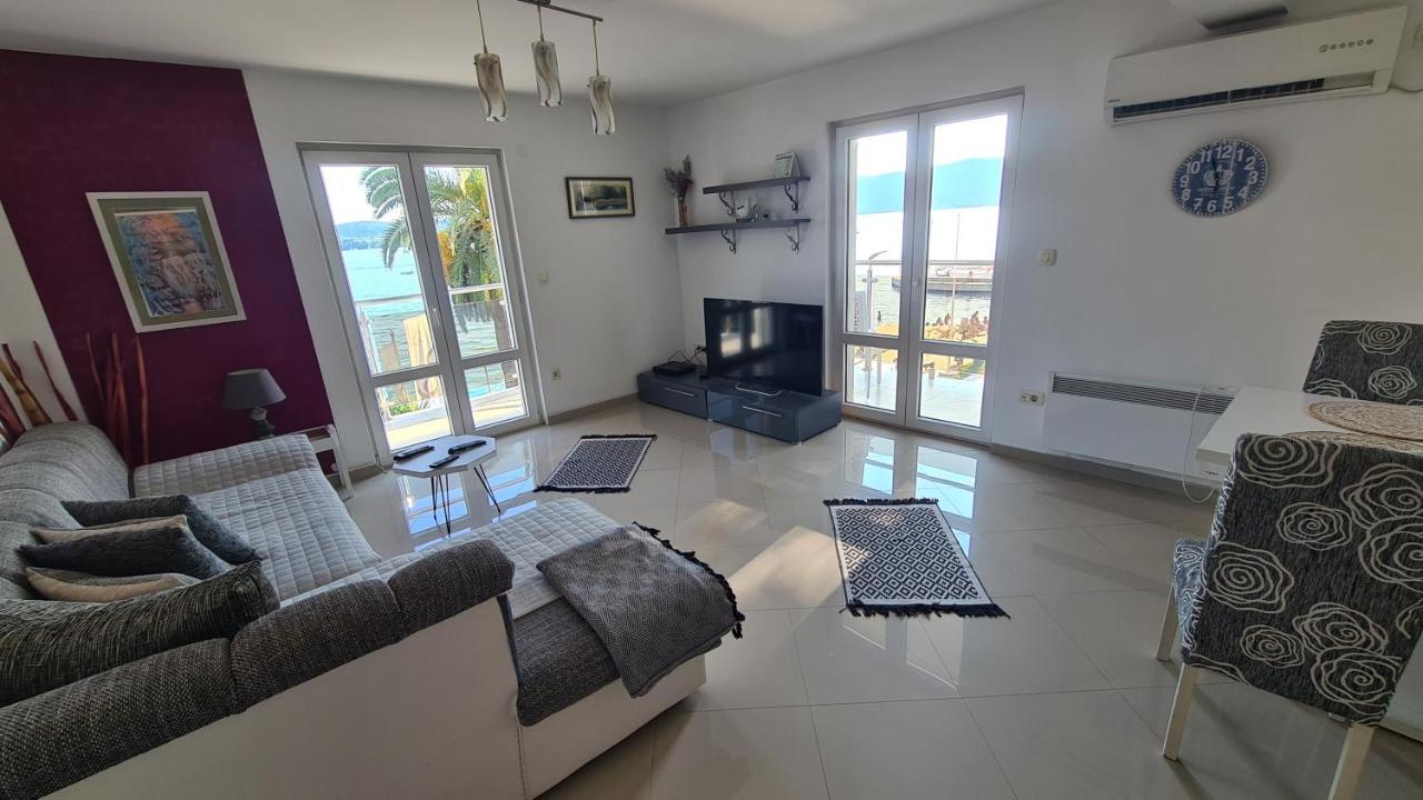 Chic Apartment In The City Center By The Sea Teodo Esterno foto