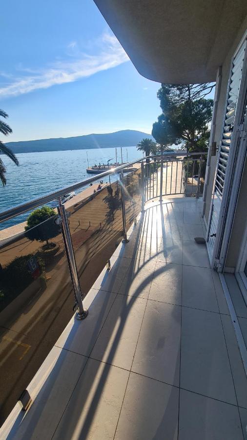 Chic Apartment In The City Center By The Sea Teodo Esterno foto