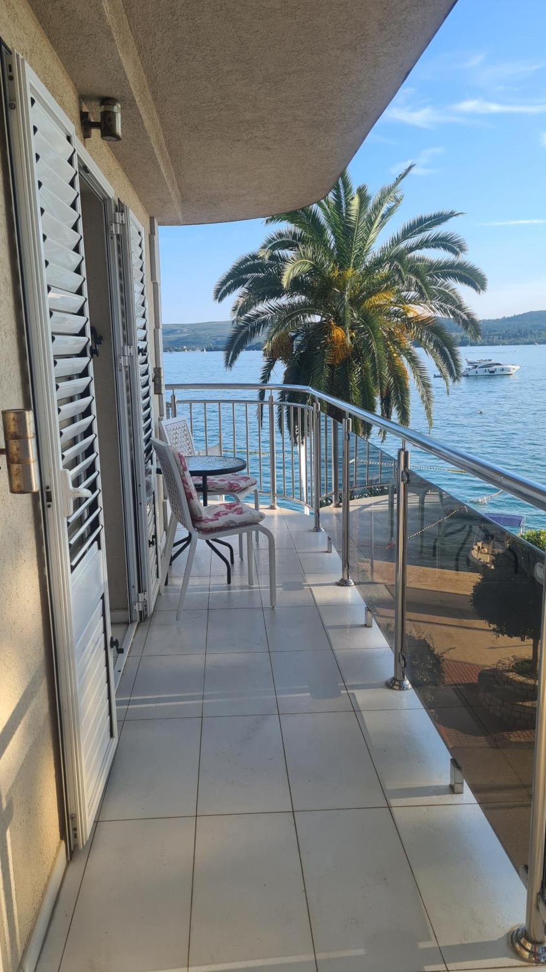 Chic Apartment In The City Center By The Sea Teodo Esterno foto